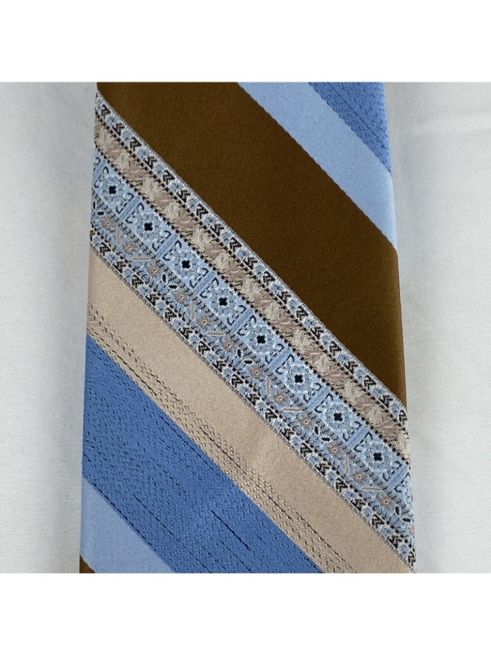 Vintage BOTANY 500 Blues Brown Tan 53.5" 100% Polyester Striped Necktie USA Made - Picture 2 of 5